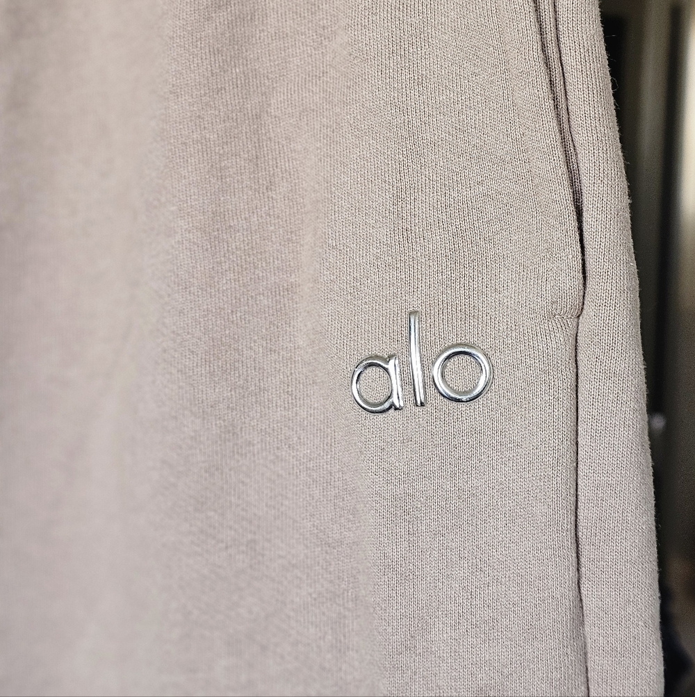 ALO Yoga Accolade Sweat Set in Gravel Size M - Picture 5 of 13